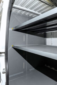 Rivestimento e ripiani per vending su Fiat Ducato